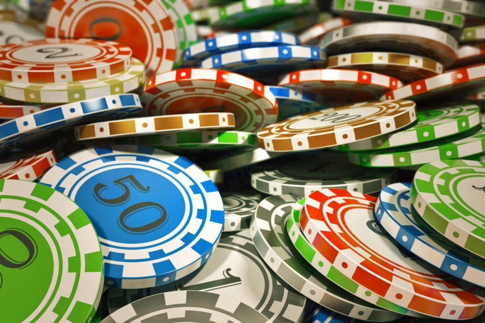 Which providers does the Bizzo Casino gaming platform cooperate with